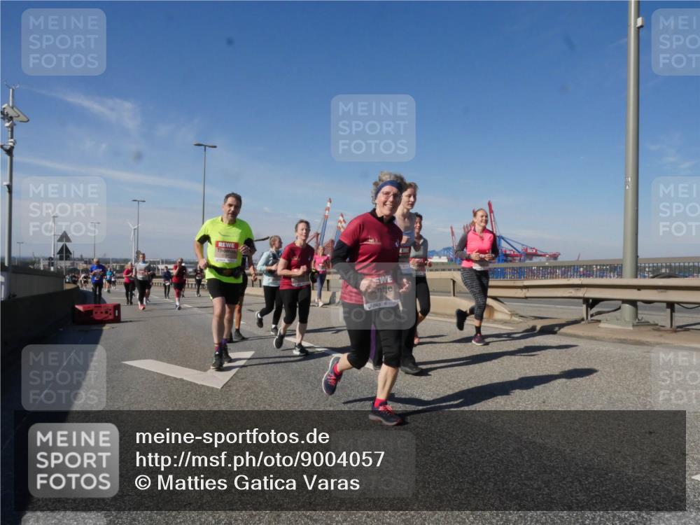 03.10.2025 - Köhlbrandbrückenlauf Matties Gatica Varas http://msf.ph/oto/9004057 03.10.2025 12:57:46 Position 2 4935 meine-sportfotos.de