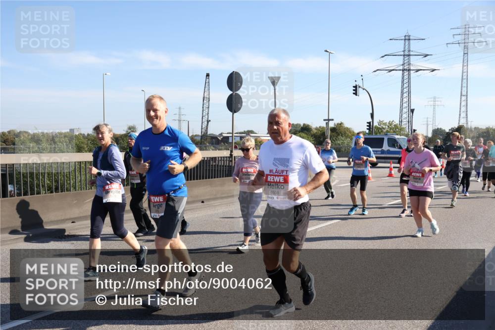 03.10.2025 - Köhlbrandbrückenlauf Julia Fischer http://msf.ph/oto/9004062 03.10.2025 12:23:45 Position 3 6508 meine-sportfotos.de