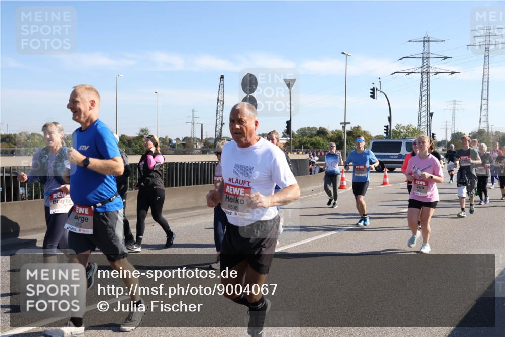 03.10.2025 - Köhlbrandbrückenlauf Julia Fischer http://msf.ph/oto/9004067 03.10.2025 12:23:45 Position 3 6218, 6508 meine-sportfotos.de