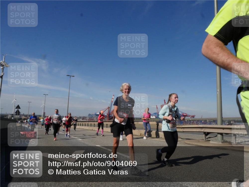 03.10.2025 - Köhlbrandbrückenlauf Matties Gatica Varas http://msf.ph/oto/9004069 03.10.2025 12:57:48 Position 2  meine-sportfotos.de