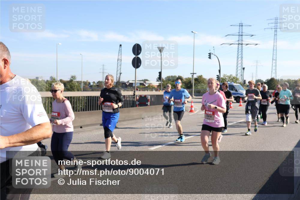 03.10.2025 - Köhlbrandbrückenlauf Julia Fischer http://msf.ph/oto/9004071 03.10.2025 12:23:46 Position 3  meine-sportfotos.de
