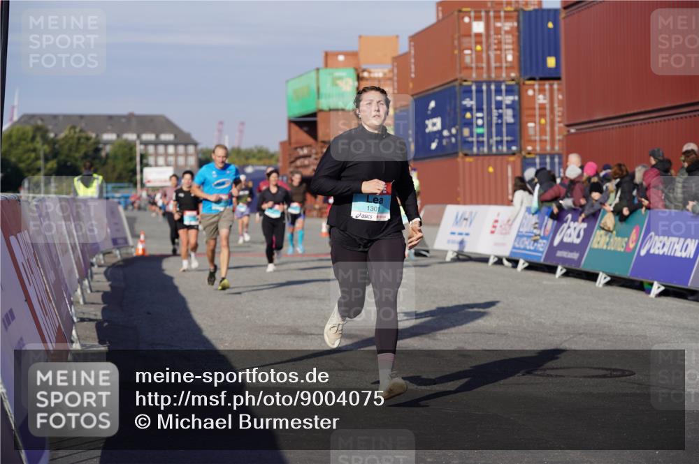 03.10.2025 - Köhlbrandbrückenlauf Michael Burmester http://msf.ph/oto/9004075 03.10.2025 10:06:58 Ziel 1301, 1412, 1496, 1582, 1730, 2671, 2794, 2981, 2983, 3585 meine-sportfotos.de