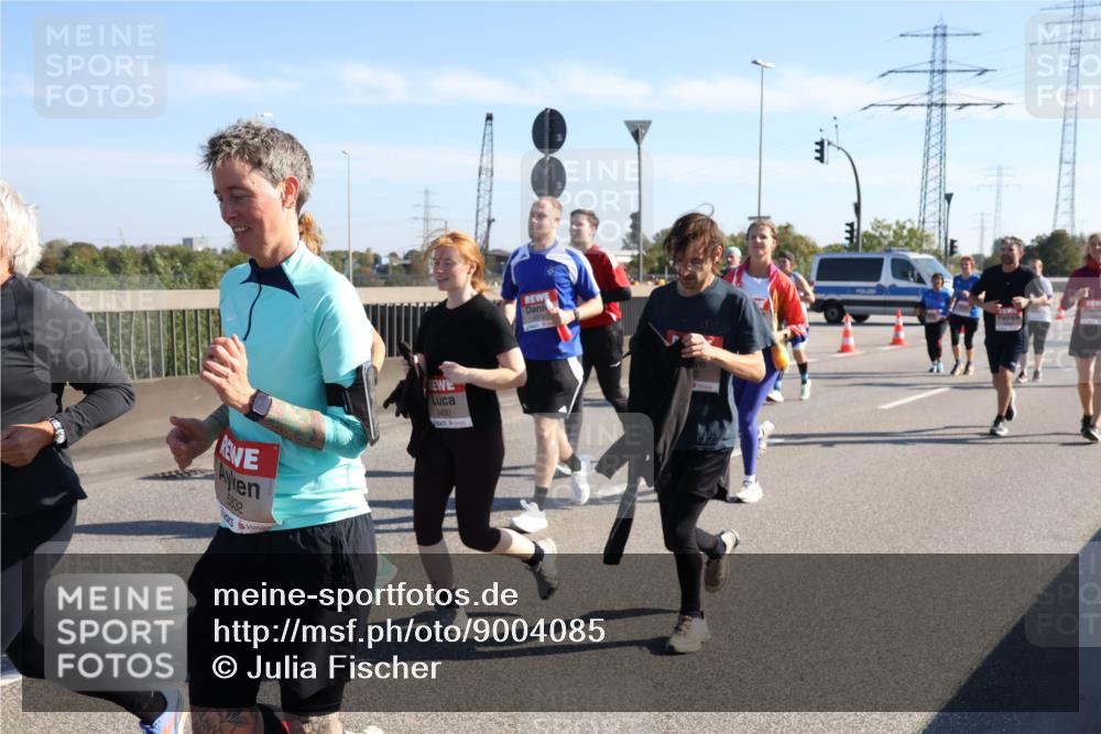 03.10.2025 - Köhlbrandbrückenlauf Julia Fischer http://msf.ph/oto/9004085 03.10.2025 12:23:51 Position 3 5832, 5830 meine-sportfotos.de