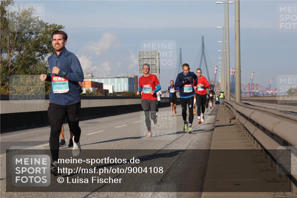 03.10.2025 - Köhlbrandbrückenlauf Luisa Fischer http://msf.ph/oto/9004108 03.10.2025 10:45:51 Position 3 504, 1052 meine-sportfotos.de