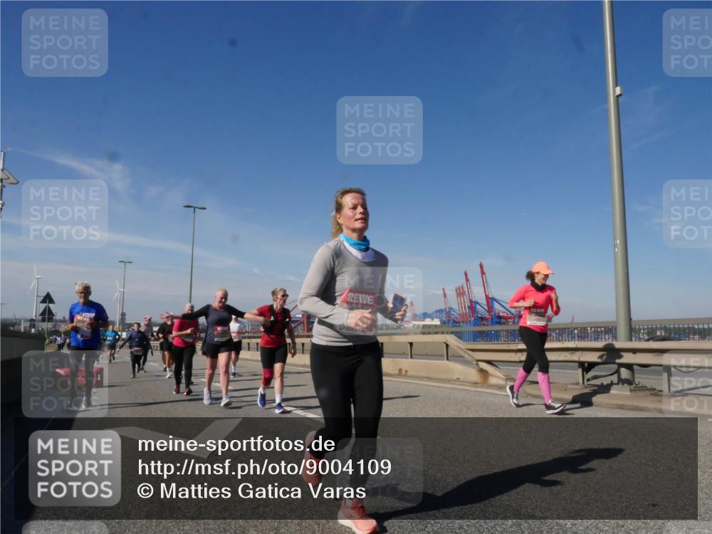 03.10.2025 - Köhlbrandbrückenlauf Matties Gatica Varas http://msf.ph/oto/9004109 03.10.2025 12:57:52 Position 2 18 meine-sportfotos.de