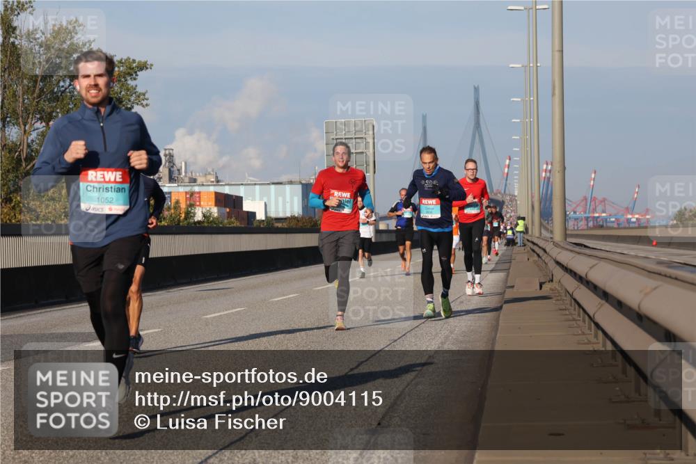 03.10.2025 - Köhlbrandbrückenlauf Luisa Fischer http://msf.ph/oto/9004115 03.10.2025 10:45:51 Position 3 1052, 350 meine-sportfotos.de
