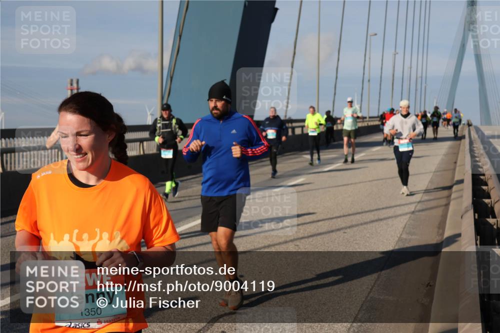 03.10.2025 - Köhlbrandbrückenlauf Julia Fischer http://msf.ph/oto/9004119 03.10.2025 09:47:42 Position 2 1350 meine-sportfotos.de