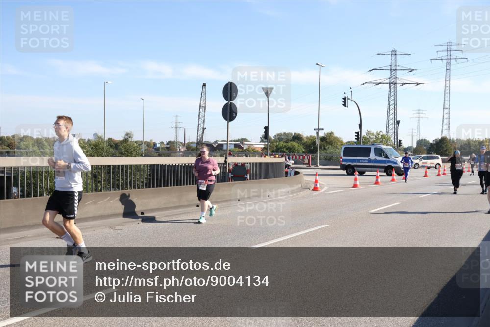 03.10.2025 - Köhlbrandbrückenlauf Julia Fischer http://msf.ph/oto/9004134 03.10.2025 12:24:12 Position 3  meine-sportfotos.de