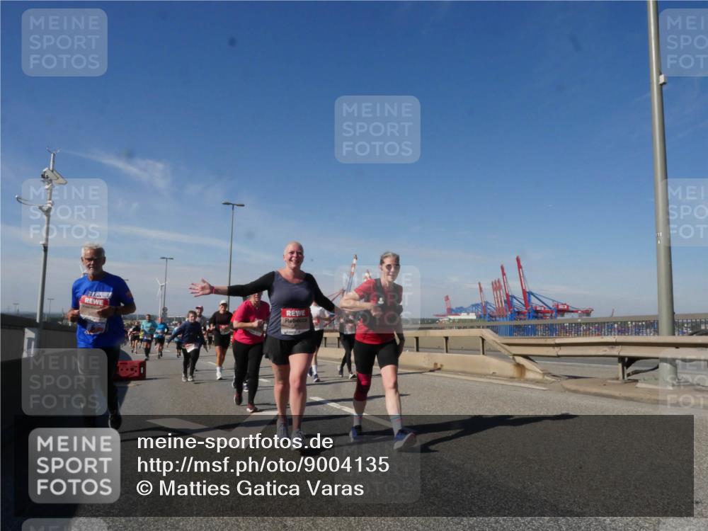 03.10.2025 - Köhlbrandbrückenlauf Matties Gatica Varas http://msf.ph/oto/9004135 03.10.2025 12:57:53 Position 2  meine-sportfotos.de