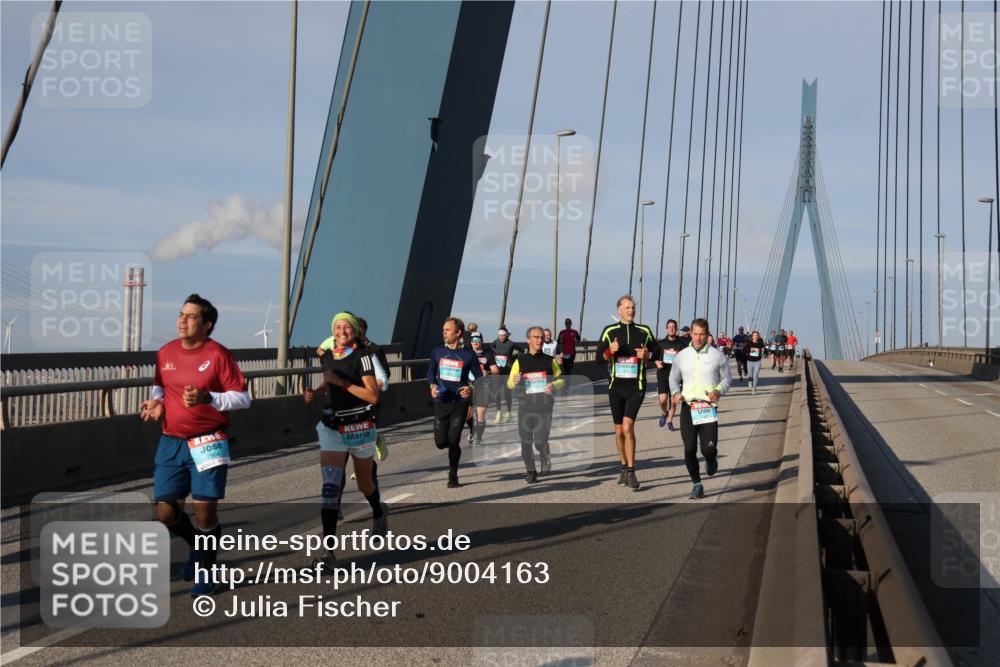 03.10.2025 - Köhlbrandbrückenlauf Julia Fischer http://msf.ph/oto/9004163 03.10.2025 09:47:53 Position 2  meine-sportfotos.de