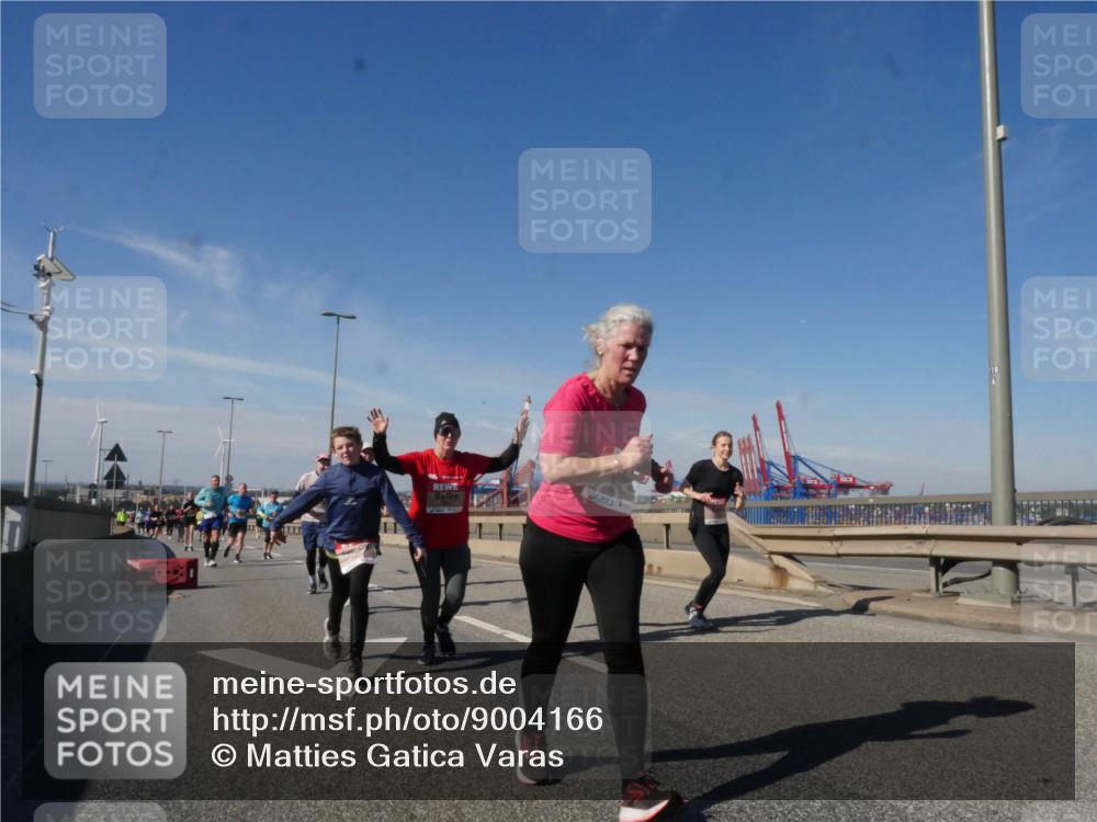 03.10.2025 - Köhlbrandbrückenlauf Matties Gatica Varas http://msf.ph/oto/9004166 03.10.2025 12:57:55 Position 2  meine-sportfotos.de