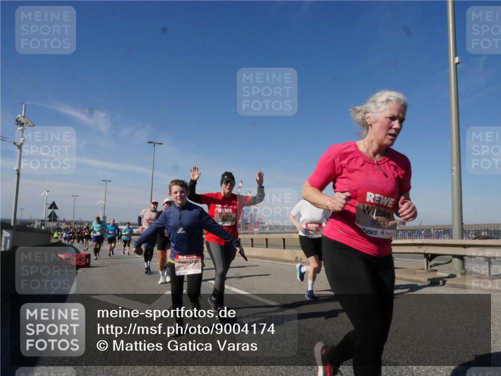 03.10.2025 - Köhlbrandbrückenlauf Matties Gatica Varas http://msf.ph/oto/9004174 03.10.2025 12:57:56 Position 2 9, 6347, 5074 meine-sportfotos.de