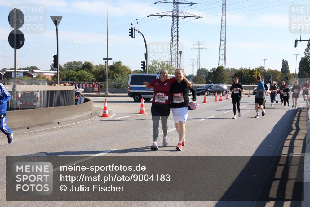 03.10.2025 - Köhlbrandbrückenlauf Julia Fischer http://msf.ph/oto/9004183 03.10.2025 12:24:22 Position 3  meine-sportfotos.de