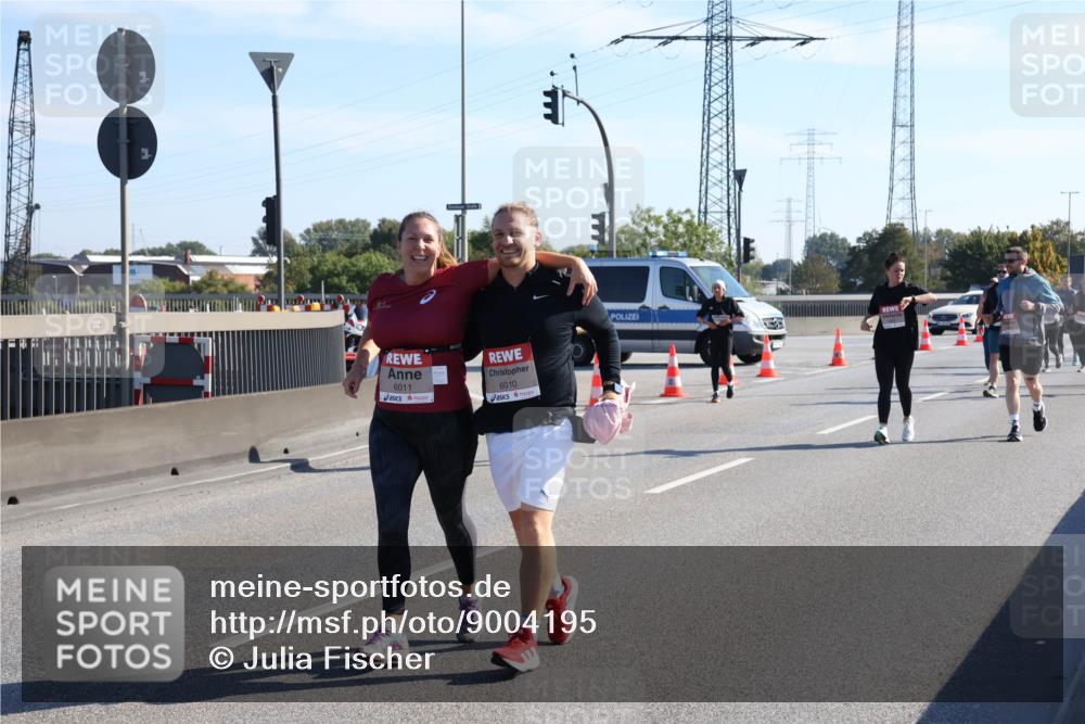 03.10.2025 - Köhlbrandbrückenlauf Julia Fischer http://msf.ph/oto/9004195 03.10.2025 12:24:23 Position 3 6011, 6010 meine-sportfotos.de
