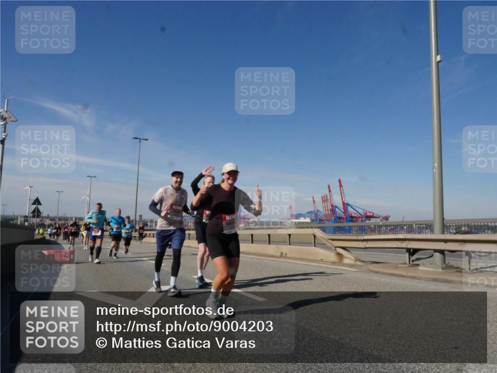 03.10.2025 - Köhlbrandbrückenlauf Matties Gatica Varas http://msf.ph/oto/9004203 03.10.2025 12:57:58 Position 2  meine-sportfotos.de