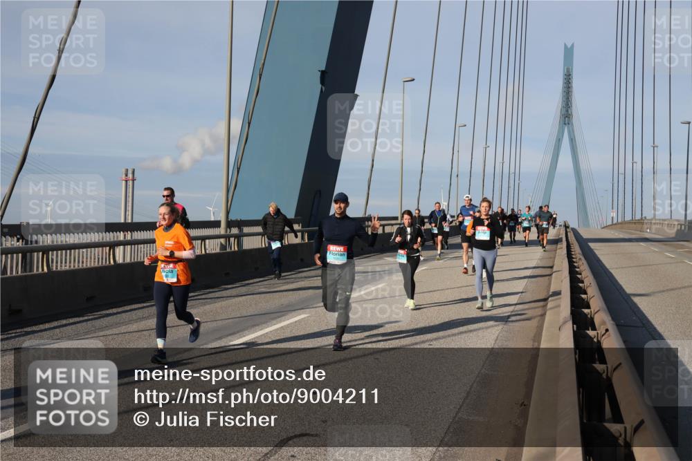 03.10.2025 - Köhlbrandbrückenlauf Julia Fischer http://msf.ph/oto/9004211 03.10.2025 09:48:00 Position 2  meine-sportfotos.de