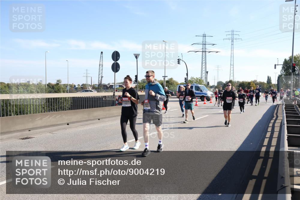03.10.2025 - Köhlbrandbrückenlauf Julia Fischer http://msf.ph/oto/9004219 03.10.2025 12:24:29 Position 3  meine-sportfotos.de