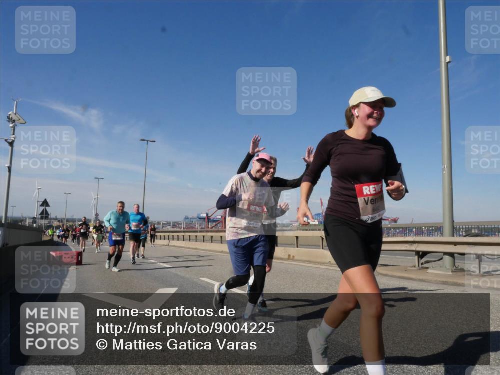03.10.2025 - Köhlbrandbrückenlauf Matties Gatica Varas http://msf.ph/oto/9004225 03.10.2025 12:57:58 Position 2 64 meine-sportfotos.de