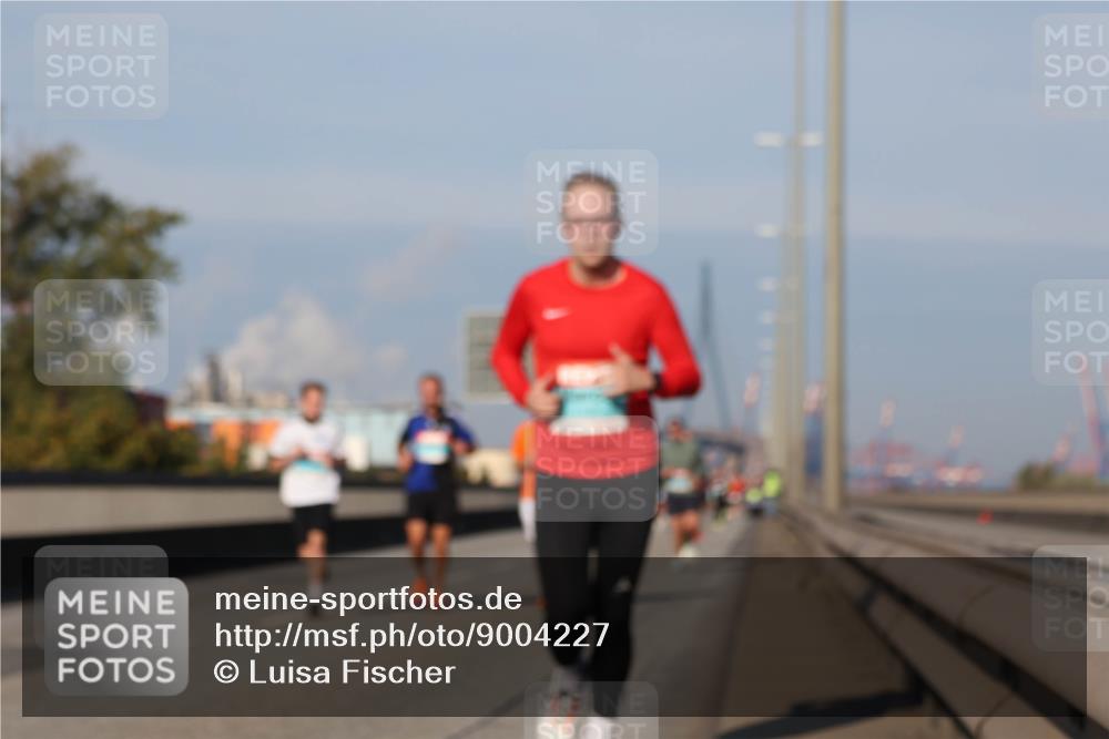 03.10.2025 - Köhlbrandbrückenlauf Luisa Fischer http://msf.ph/oto/9004227 03.10.2025 10:45:57 Position 3  meine-sportfotos.de