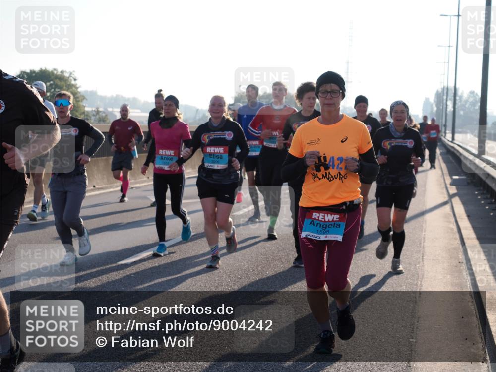 03.10.2025 - Köhlbrandbrückenlauf Fabian Wolf http://msf.ph/oto/9004242 03.10.2025 09:18:38 Position 3 1355, 3006, 42, 1598 meine-sportfotos.de