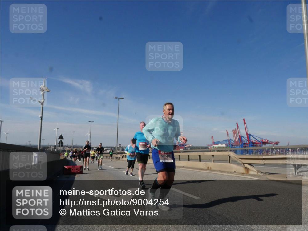 03.10.2025 - Köhlbrandbrückenlauf Matties Gatica Varas http://msf.ph/oto/9004254 03.10.2025 12:58:01 Position 2  meine-sportfotos.de