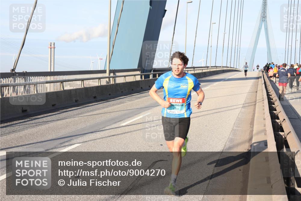 03.10.2025 - Köhlbrandbrückenlauf Julia Fischer http://msf.ph/oto/9004270 03.10.2025 09:31:56 Position 1 3304 meine-sportfotos.de