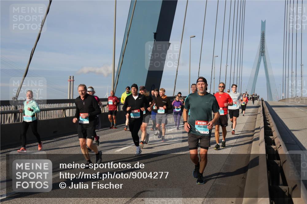 03.10.2025 - Köhlbrandbrückenlauf Julia Fischer http://msf.ph/oto/9004277 03.10.2025 09:48:10 Position 2 1501 meine-sportfotos.de