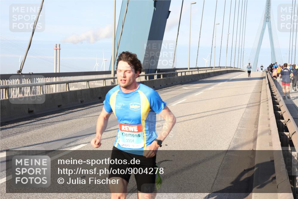03.10.2025 - Köhlbrandbrückenlauf Julia Fischer http://msf.ph/oto/9004278 03.10.2025 09:31:57 Position 1 3304 meine-sportfotos.de