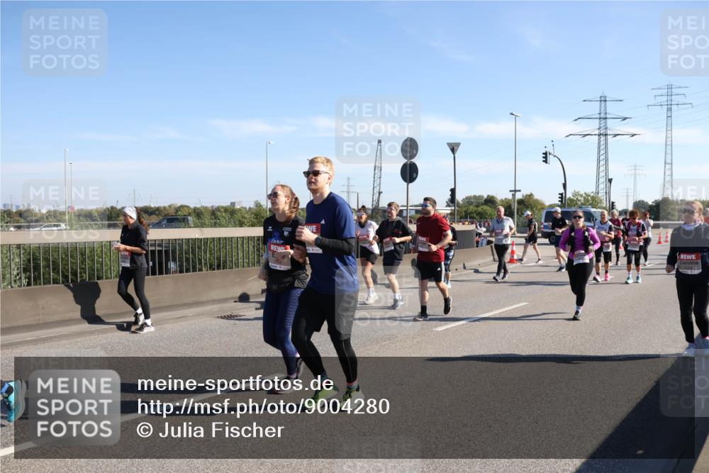 03.10.2025 - Köhlbrandbrückenlauf Julia Fischer http://msf.ph/oto/9004280 03.10.2025 12:24:40 Position 3  meine-sportfotos.de