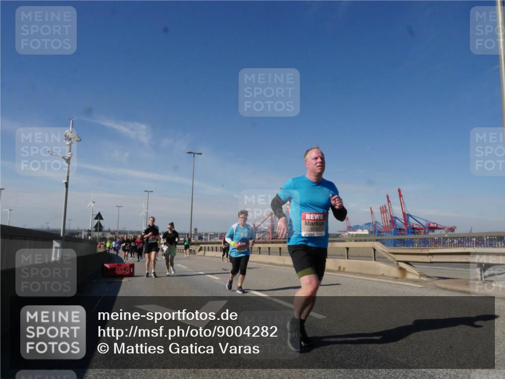 03.10.2025 - Köhlbrandbrückenlauf Matties Gatica Varas http://msf.ph/oto/9004282 03.10.2025 12:58:02 Position 2 5133 meine-sportfotos.de