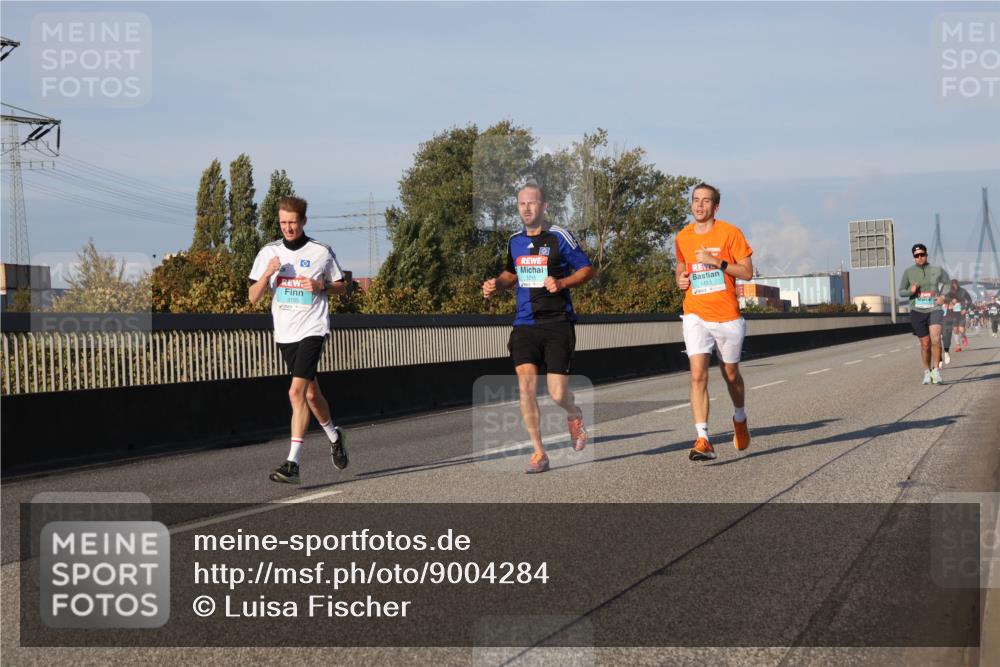 03.10.2025 - Köhlbrandbrückenlauf Luisa Fischer http://msf.ph/oto/9004284 03.10.2025 10:46:01 Position 3 3155, 1215, 1423 meine-sportfotos.de