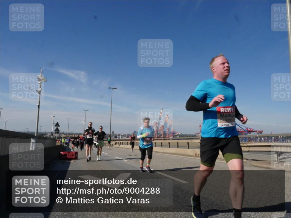 03.10.2025 - Köhlbrandbrückenlauf Matties Gatica Varas http://msf.ph/oto/9004288 03.10.2025 12:58:03 Position 2 5133 meine-sportfotos.de