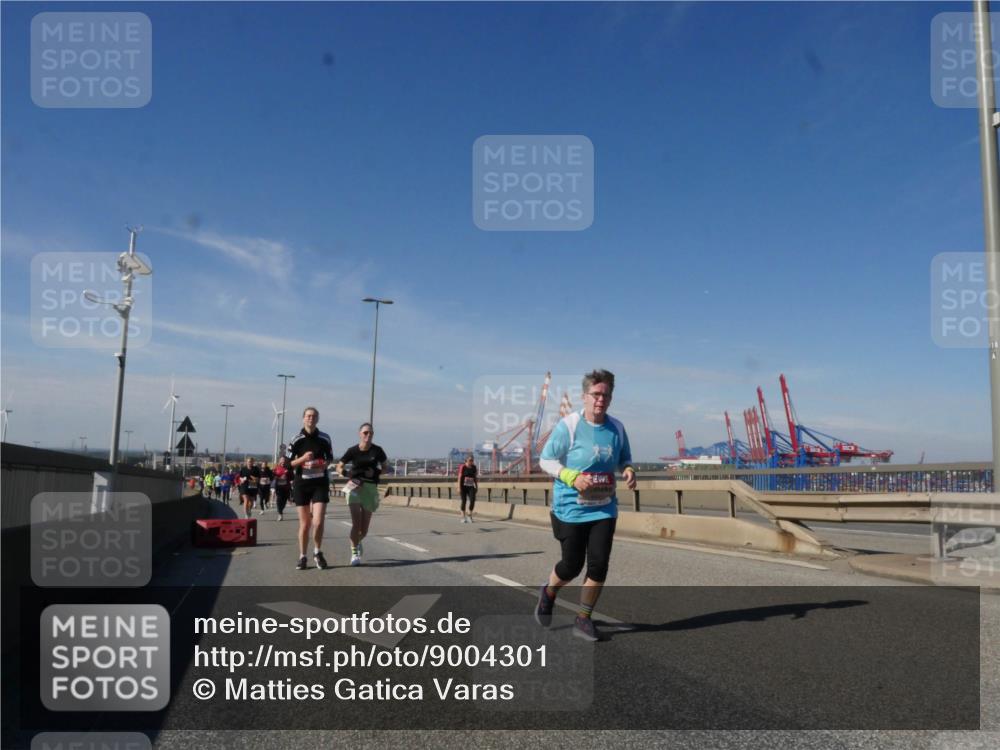 03.10.2025 - Köhlbrandbrückenlauf Matties Gatica Varas http://msf.ph/oto/9004301 03.10.2025 12:58:04 Position 2 111, 18 meine-sportfotos.de
