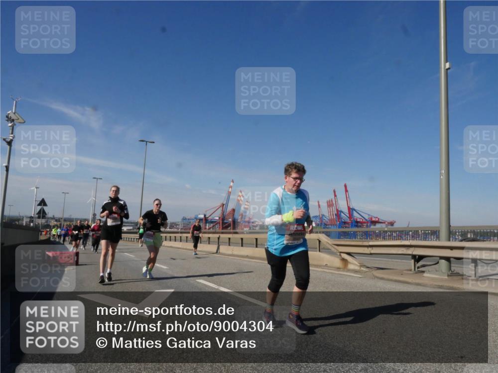 03.10.2025 - Köhlbrandbrückenlauf Matties Gatica Varas http://msf.ph/oto/9004304 03.10.2025 12:58:04 Position 2 18 meine-sportfotos.de
