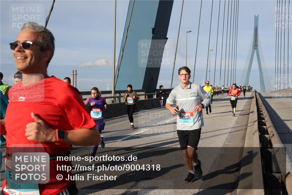 03.10.2025 - Köhlbrandbrückenlauf Julia Fischer http://msf.ph/oto/9004318 03.10.2025 09:48:13 Position 2 3201, 2040 meine-sportfotos.de