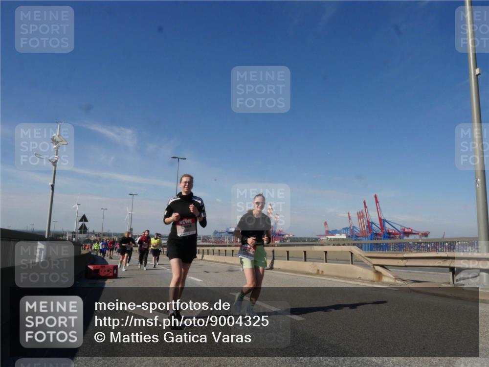 03.10.2025 - Köhlbrandbrückenlauf Matties Gatica Varas http://msf.ph/oto/9004325 03.10.2025 12:58:06 Position 2 118 meine-sportfotos.de
