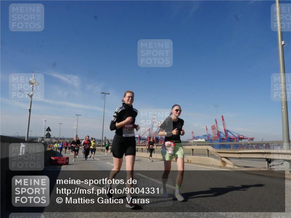 03.10.2025 - Köhlbrandbrückenlauf Matties Gatica Varas http://msf.ph/oto/9004331 03.10.2025 12:58:06 Position 2 18 meine-sportfotos.de