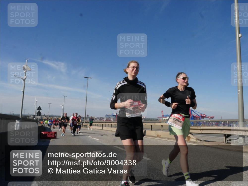 03.10.2025 - Köhlbrandbrückenlauf Matties Gatica Varas http://msf.ph/oto/9004338 03.10.2025 12:58:07 Position 2 5226, 5255, 18 meine-sportfotos.de