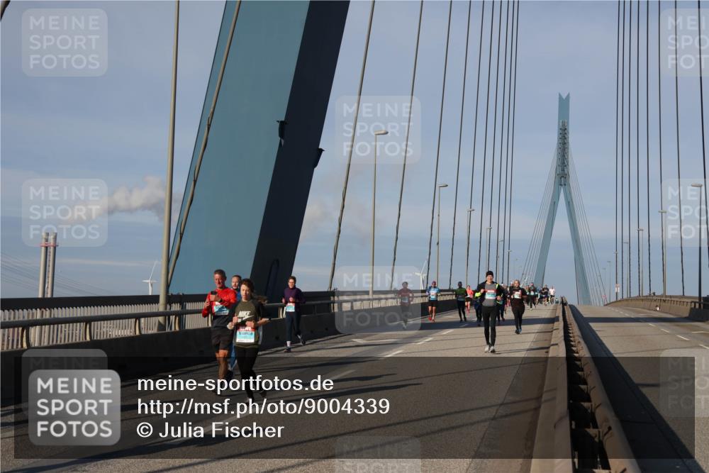 03.10.2025 - Köhlbrandbrückenlauf Julia Fischer http://msf.ph/oto/9004339 03.10.2025 09:48:19 Position 2  meine-sportfotos.de