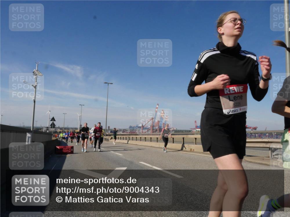03.10.2025 - Köhlbrandbrückenlauf Matties Gatica Varas http://msf.ph/oto/9004343 03.10.2025 12:58:07 Position 2 5226 meine-sportfotos.de