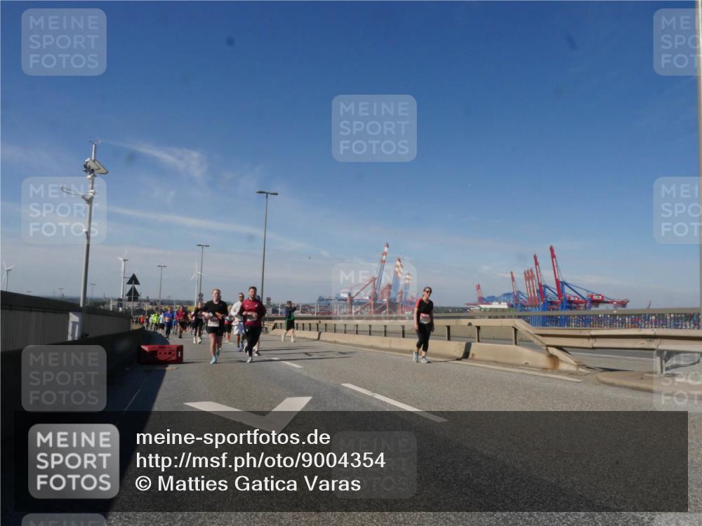 03.10.2025 - Köhlbrandbrückenlauf Matties Gatica Varas http://msf.ph/oto/9004354 03.10.2025 12:58:08 Position 2  meine-sportfotos.de