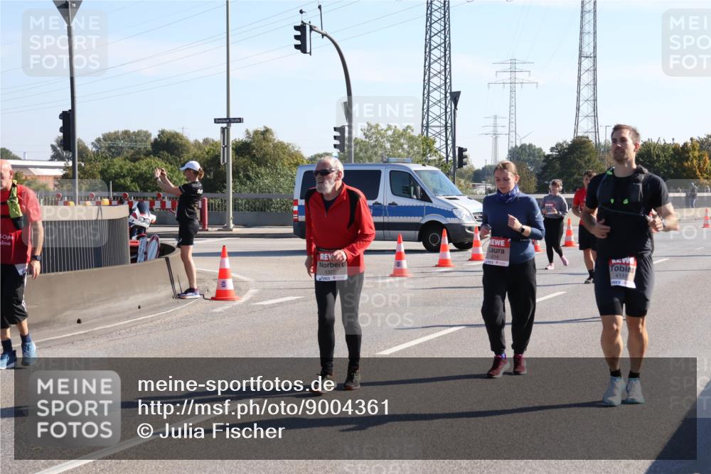 03.10.2025 - Köhlbrandbrückenlauf Julia Fischer http://msf.ph/oto/9004361 03.10.2025 12:24:54 Position 3 5327, 216, 4157 meine-sportfotos.de