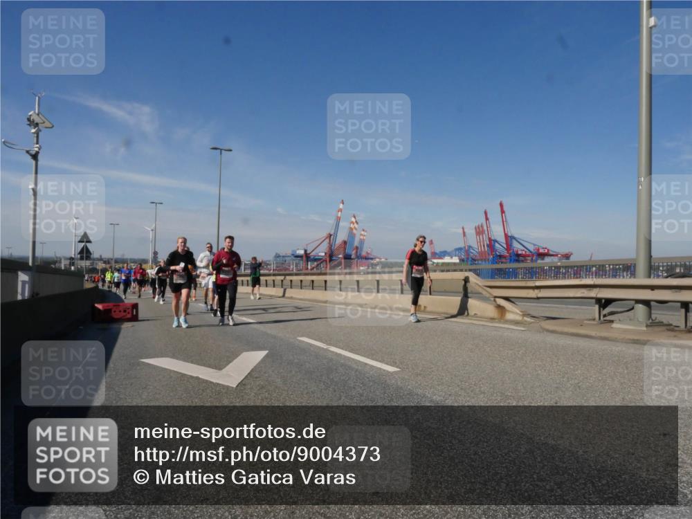 03.10.2025 - Köhlbrandbrückenlauf Matties Gatica Varas http://msf.ph/oto/9004373 03.10.2025 12:58:09 Position 2  meine-sportfotos.de