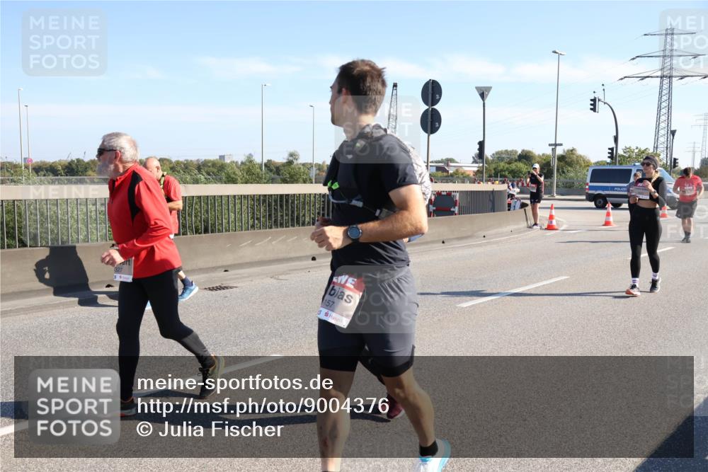 03.10.2025 - Köhlbrandbrückenlauf Julia Fischer http://msf.ph/oto/9004376 03.10.2025 12:24:58 Position 3 157 meine-sportfotos.de