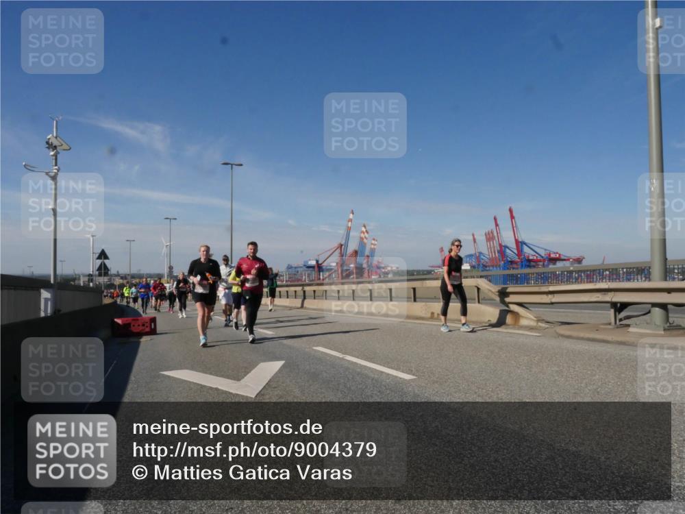 03.10.2025 - Köhlbrandbrückenlauf Matties Gatica Varas http://msf.ph/oto/9004379 03.10.2025 12:58:09 Position 2  meine-sportfotos.de