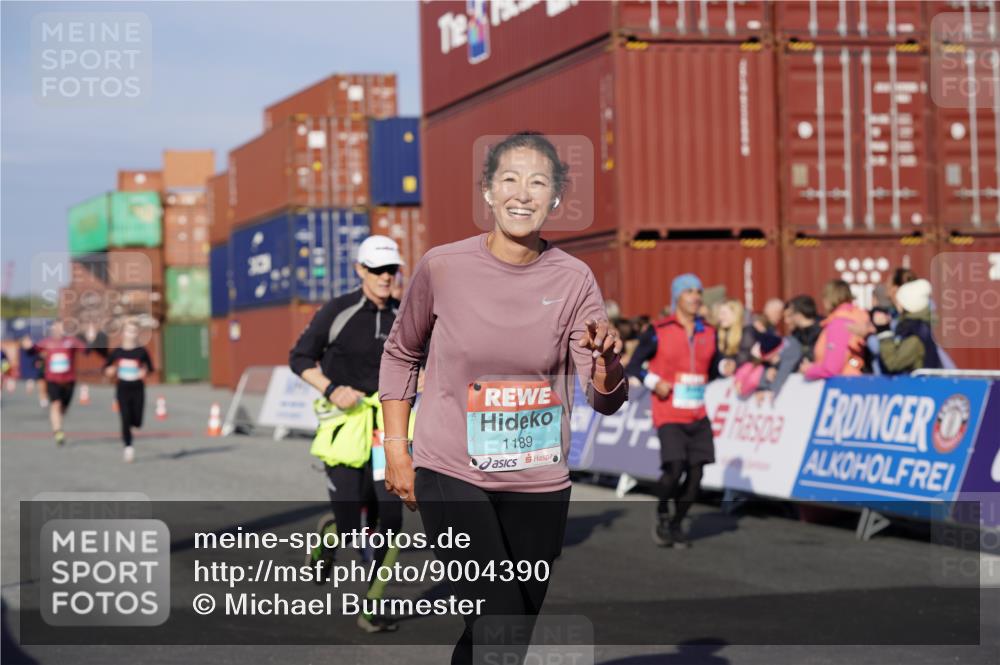 03.10.2025 - Köhlbrandbrückenlauf Michael Burmester http://msf.ph/oto/9004390 03.10.2025 10:07:08 Ziel 1134, 1189, 1208, 1486, 1496, 1519, 1628, 1730, 2671, 2794, 2903, 2981, 2983, 3434, 3603 meine-sportfotos.de
