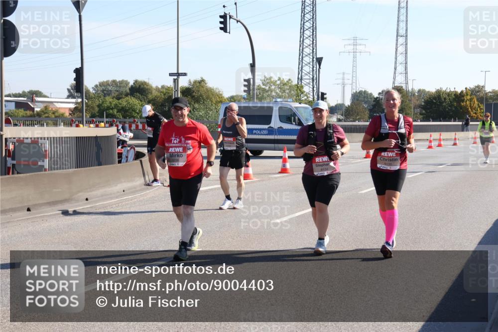 03.10.2025 - Köhlbrandbrückenlauf Julia Fischer http://msf.ph/oto/9004403 03.10.2025 12:25:07 Position 3 5736, 6134, 6135 meine-sportfotos.de
