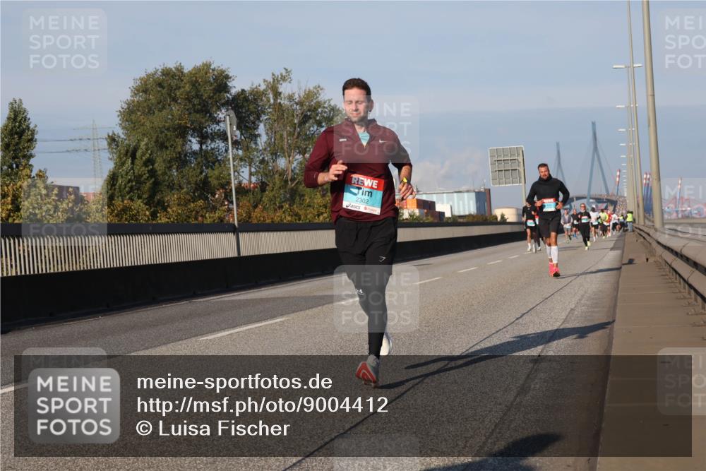 03.10.2025 - Köhlbrandbrückenlauf Luisa Fischer http://msf.ph/oto/9004412 03.10.2025 10:46:07 Position 3 2302 meine-sportfotos.de