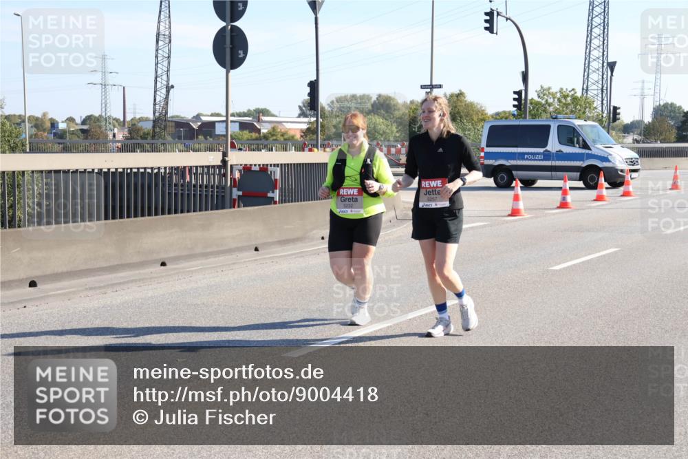03.10.2025 - Köhlbrandbrückenlauf Julia Fischer http://msf.ph/oto/9004418 03.10.2025 12:25:19 Position 3 5257, 5232 meine-sportfotos.de