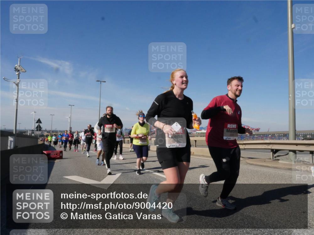 03.10.2025 - Köhlbrandbrückenlauf Matties Gatica Varas http://msf.ph/oto/9004420 03.10.2025 12:58:12 Position 2 5482, 118 meine-sportfotos.de